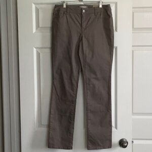 Chico’s size 0 taupe pants. New with tags.